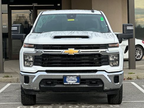 Used 2024 Chevrolet Silverado 2500 LT image 9