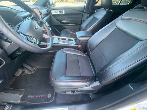Used 2023 Ford Explorer ST-Line AWD/4WD image 18