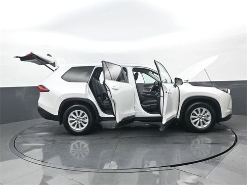 Used 2024 Toyota Grand Highlander XLE image 34