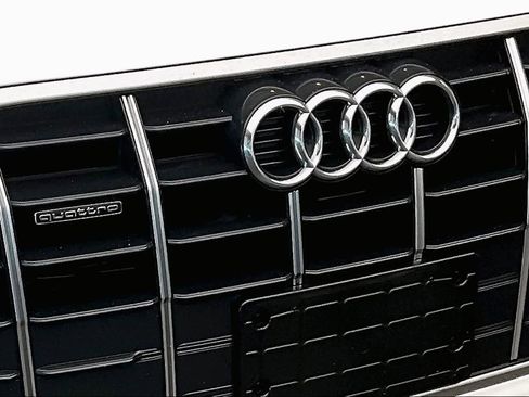 Used 2023 Audi Q5 2.0T Premium w/ Convenience Package AWD/4WD image 32