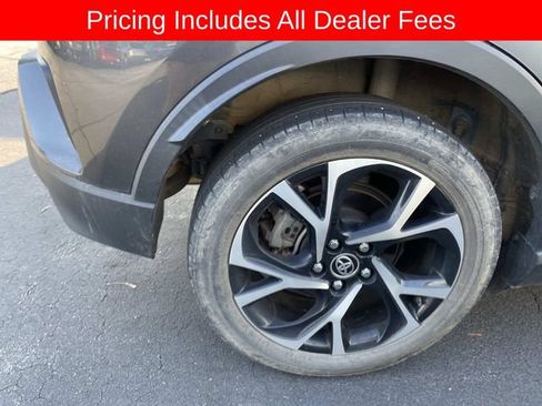 Used 2021 Toyota C-HR XLE FWD image 9