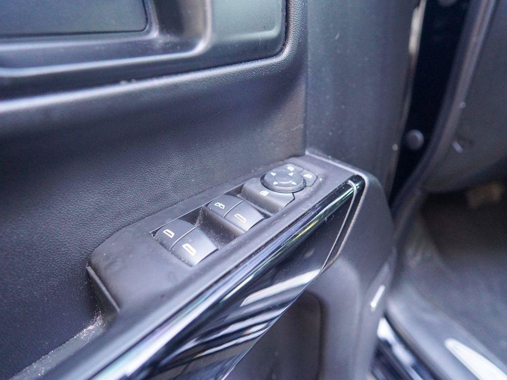 Used 2020 Chevrolet Silverado 1500 RST AWD/4WD image 18