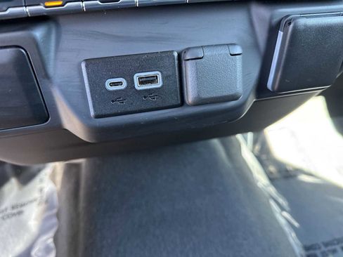 Used 2023 Chevrolet Silverado 1500 Custom image 27