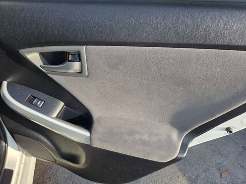 Used 2012 Toyota Prius Plug-In Hybrid image 13