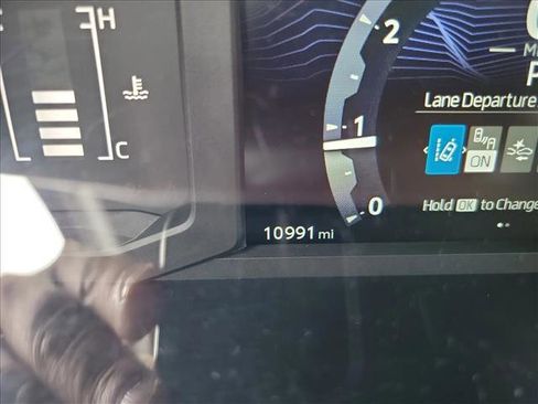 Used 2024 Toyota Tacoma SR5 image 17