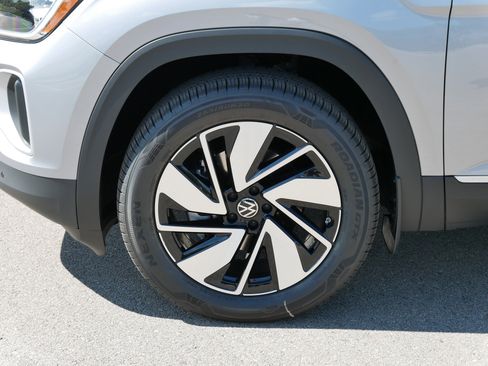 New 2026 Volkswagen Atlas SEL image 4