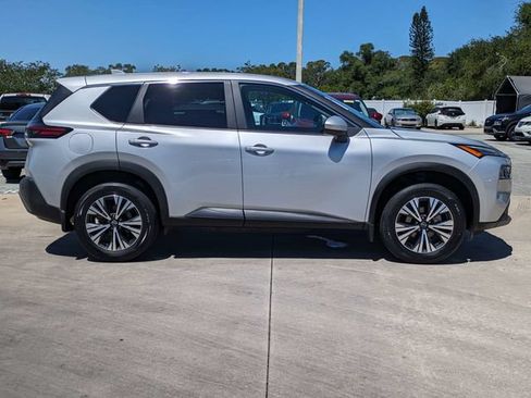 Used 2023 Nissan Rogue SV FWD image 4