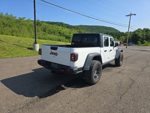 Used 2023 Jeep Gladiator Rubicon w/ Cold Weather Group AWD/4WD image 7