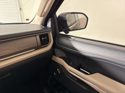 Used 2023 Ford Expedition Max Limited AWD/4WD image 28