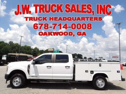 Used 2024 Ford F250 XL AWD/4WD image 2