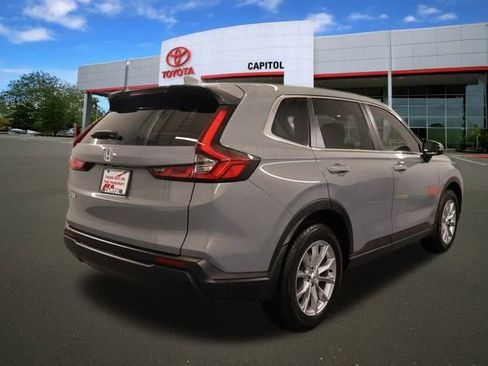 Used 2025 Honda CR-V EX image 2