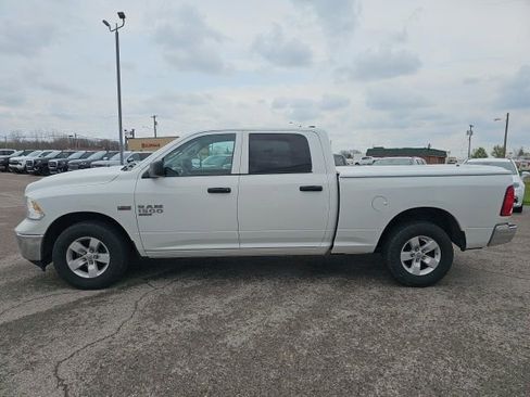 Used 2022 RAM 1500 Classic SLT RWD image 5