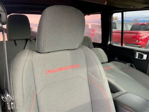 Used 2024 Jeep Wrangler Unlimited Rubicon w/ Convenience Group image 9