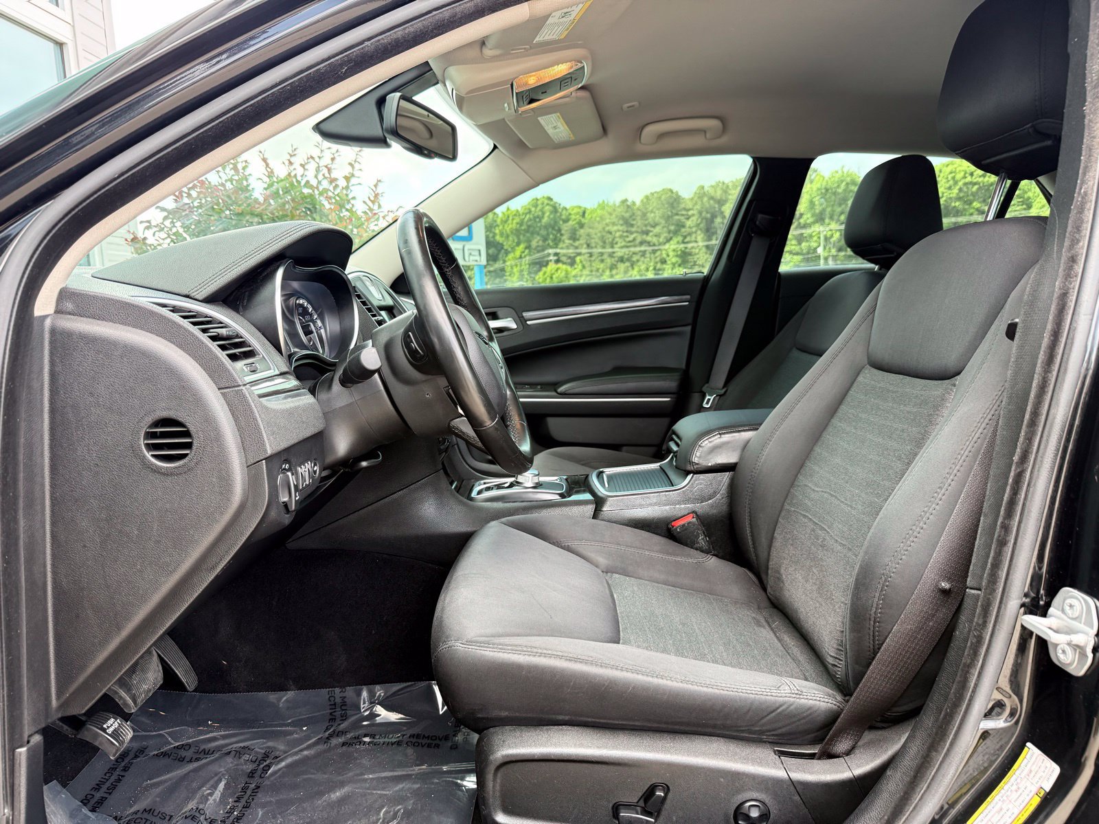 Used 2020 Chrysler 300 Touring w/ Driver Convenience Group RWD image 18