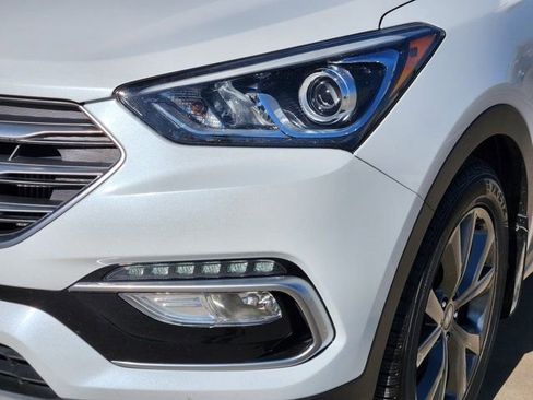 Used 2018 Hyundai Santa Fe Sport image 17