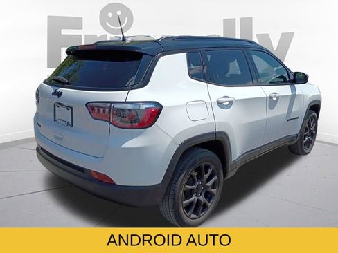 Used 2023 Jeep Compass Latitude w/ Sun and Sound Group AWD/4WD image 5