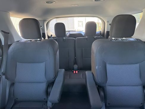 Used 2022 Ford Explorer XLT image 17