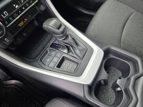 Used 2021 Toyota RAV4 XLE w/ Convenience Package image 17