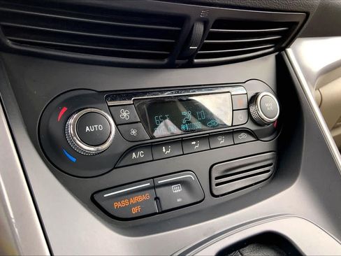 Used 2016 Ford Escape SE w/ Equipment Group 201A FWD image 32