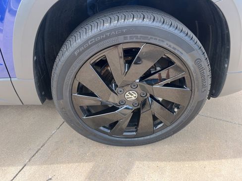 Used 2024 Volkswagen Taos SE image 18