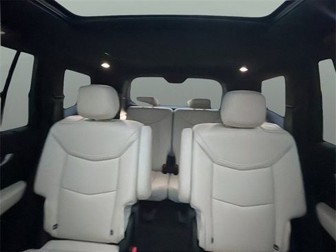 Used 2024 Cadillac XT6 Sport w/ Technology Package image 36