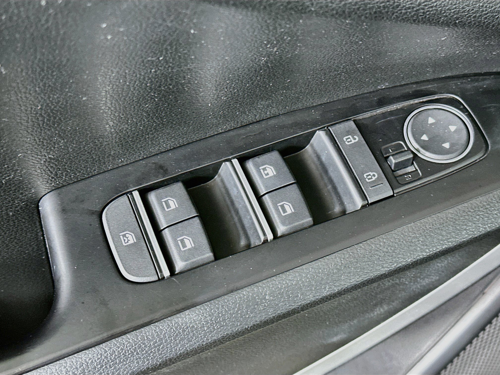 Used 2025 Kia Soul LX w/ LX Technology Package FWD image 15