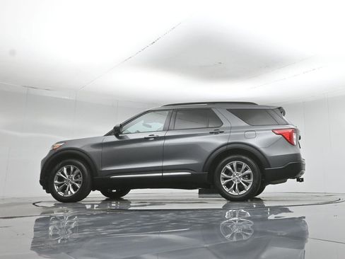 Certified 2023 Ford Explorer XLT w/ Equipment Group 202A RWD image 58