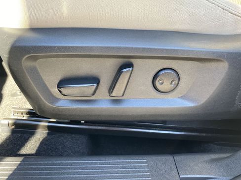 Used 2024 Nissan Rogue SV AWD/4WD image 14