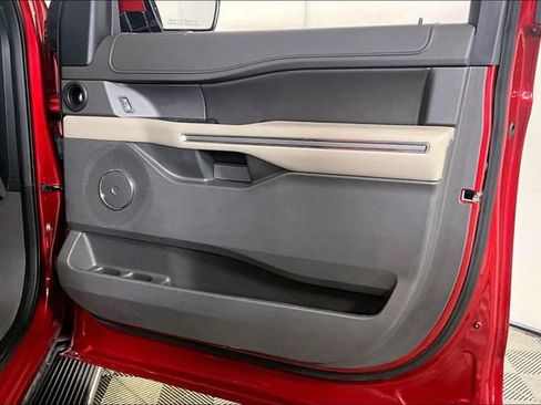 Used 2020 Ford Expedition XLT w/ Equipment Group 202A RWD image 23