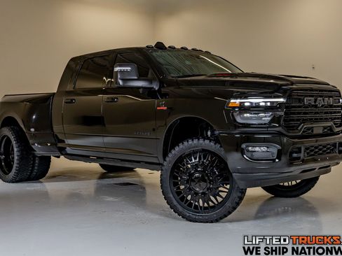 Used 2025 RAM 3500 Laramie AWD/4WD image 1