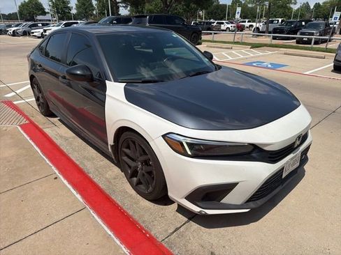 Used 2025 Honda Civic Sport image 5