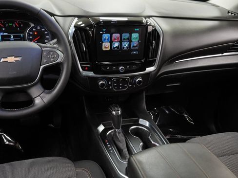Used 2018 Chevrolet Traverse LT FWD image 16