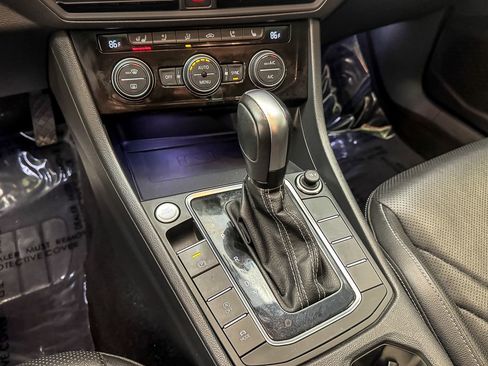 Used 2021 Volkswagen Jetta SEL Premium image 22