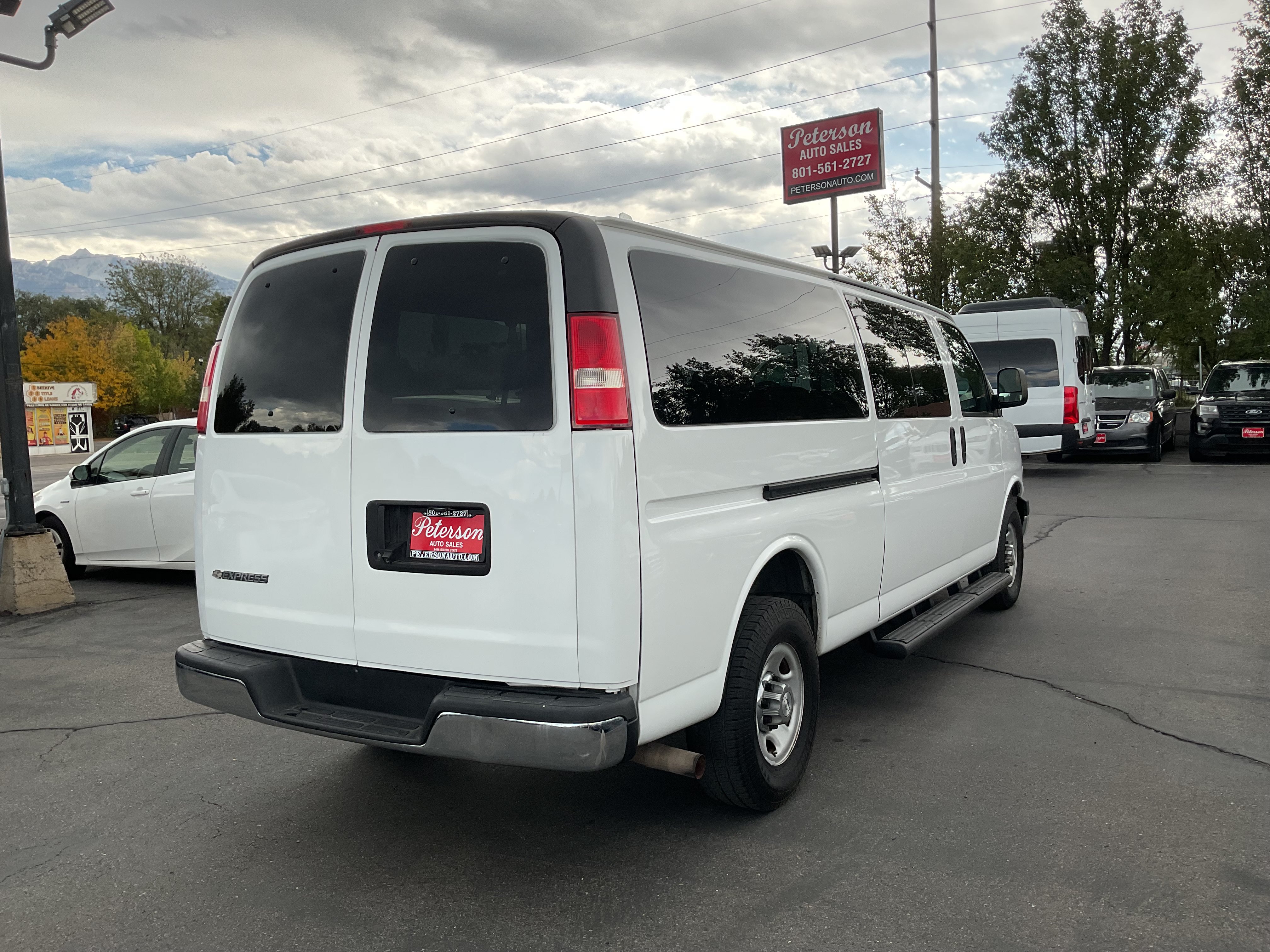 Used 2019 Chevrolet Express 3500 LT w/ LT Preferred Equipment Group RWD image 6