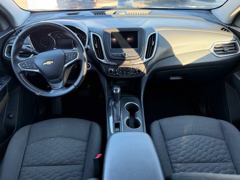Used 2019 Chevrolet Equinox LT w/ Driver Convenience Package AWD/4WD image 11