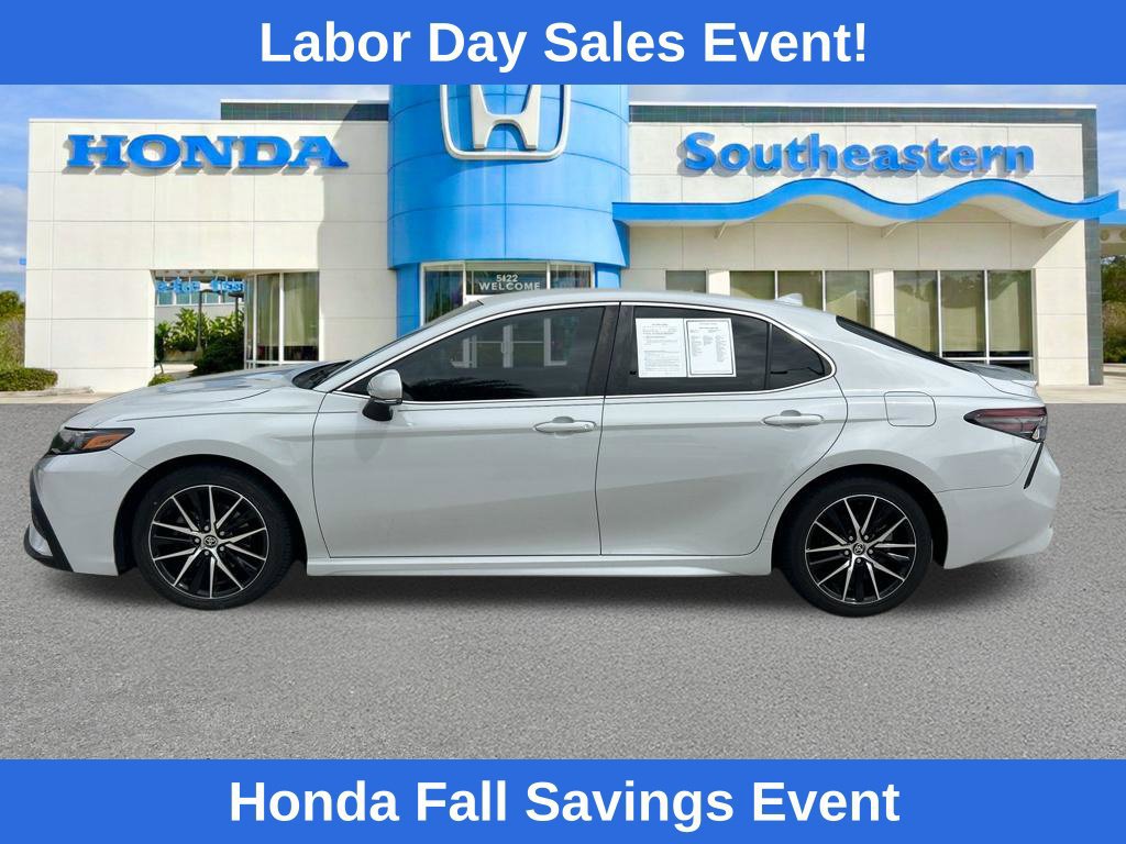 Used 2022 Toyota Camry SE FWD image 6