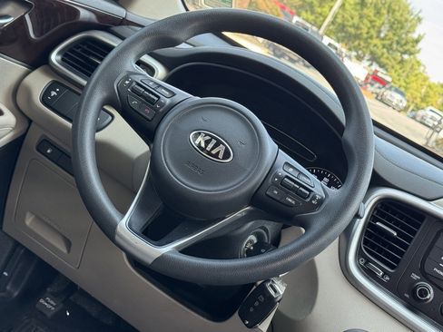 Used 2016 Kia Sorento LX image 14