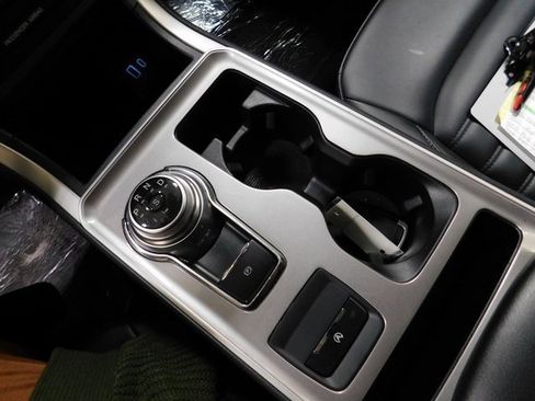 Used 2024 Ford Edge SEL image 24