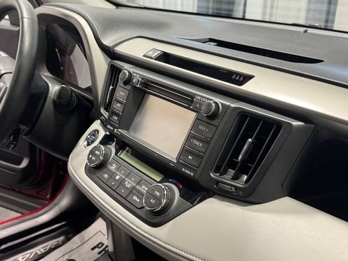 Used 2018 Toyota RAV4 XLE FWD image 21