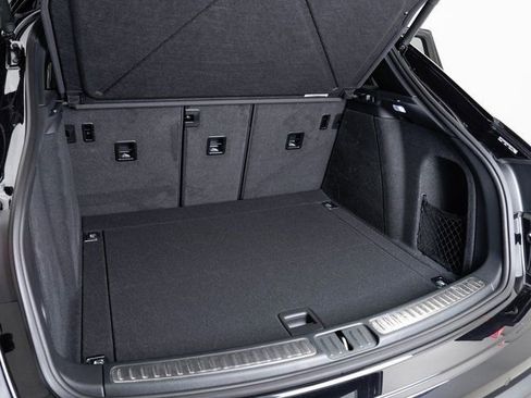 New 2025 Porsche Macan image 28