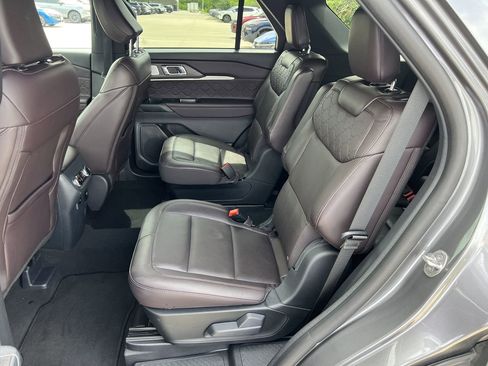 Used 2025 Ford Explorer Platinum w/ LUX Leather Package AWD/4WD image 25