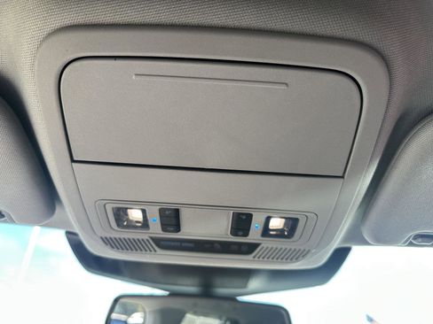 Used 2023 Ford Explorer Limited image 39