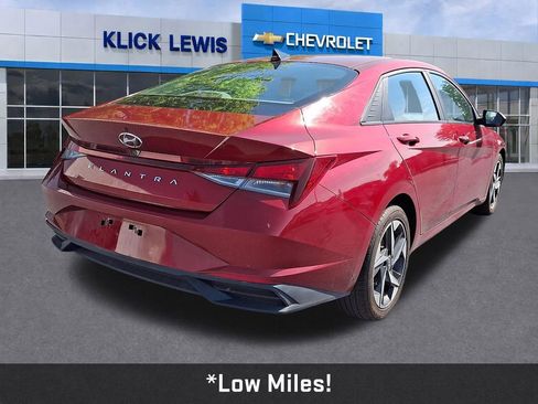 Used 2023 Hyundai Elantra SEL w/ Convenience Package FWD image 8