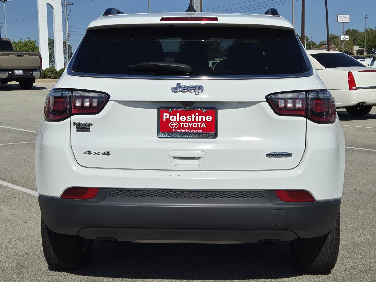 Used 2025 Jeep Compass Latitude AWD/4WD image 5
