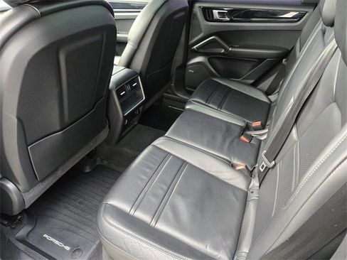 Used 2019 Porsche Cayenne image 35