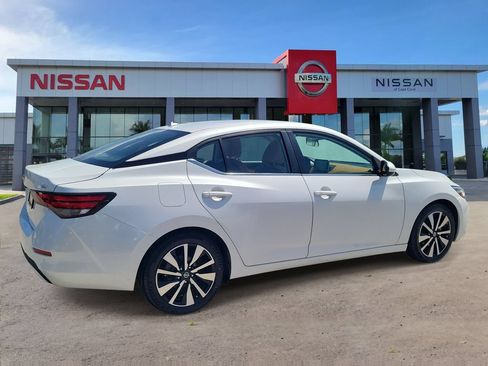 Used 2023 Nissan Sentra SV w/ SV Premium Package FWD image 2