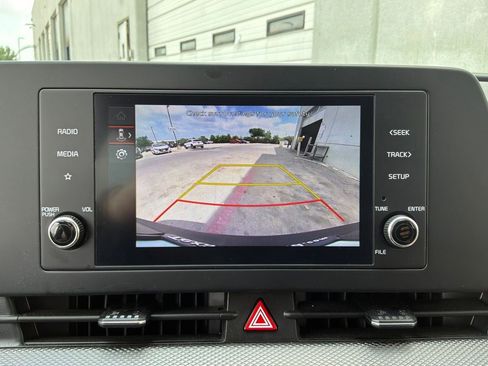 Used 2025 Kia Sportage LX image 29