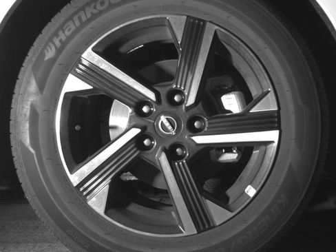 Used 2025 Nissan Sentra SV FWD image 12