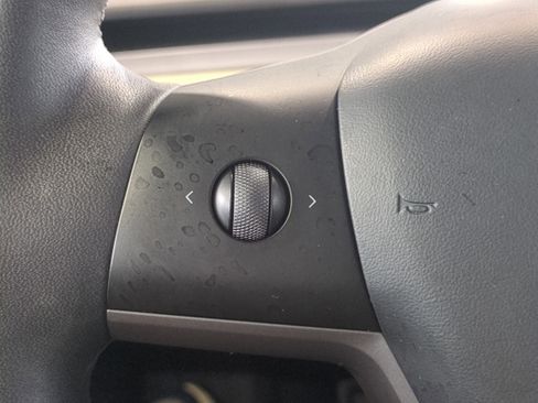 Used 2023 Tesla Model 3 Standard Range image 27