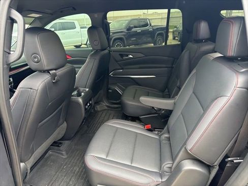 Used 2024 Chevrolet Traverse Z71 w/ Enhanced Driving Package image 3